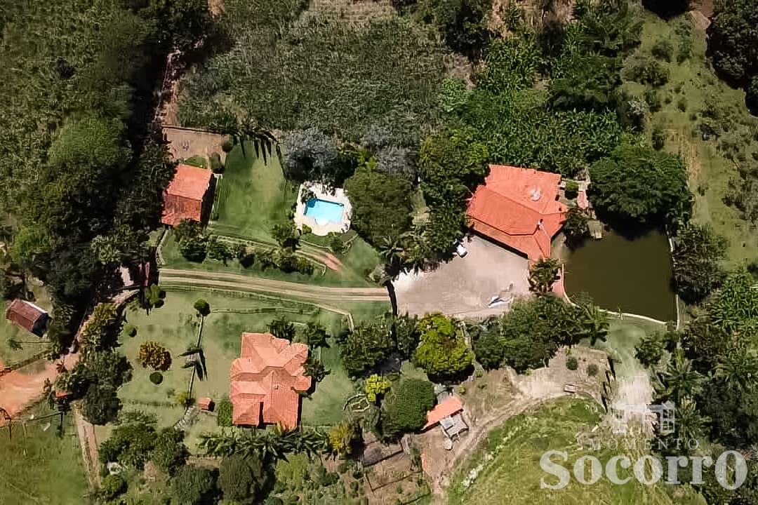 Relaxe no interior paulista em uma casa de campo completa